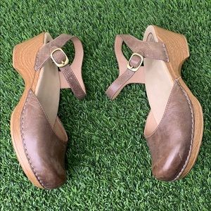 dansko sam stone